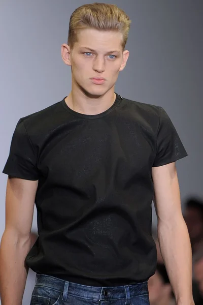 Look 24